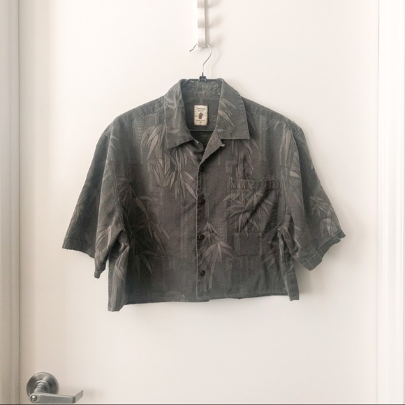 Jamaica Jaxx Tops - Jamaica Jaxx Hawaiian oversized crop shirt
